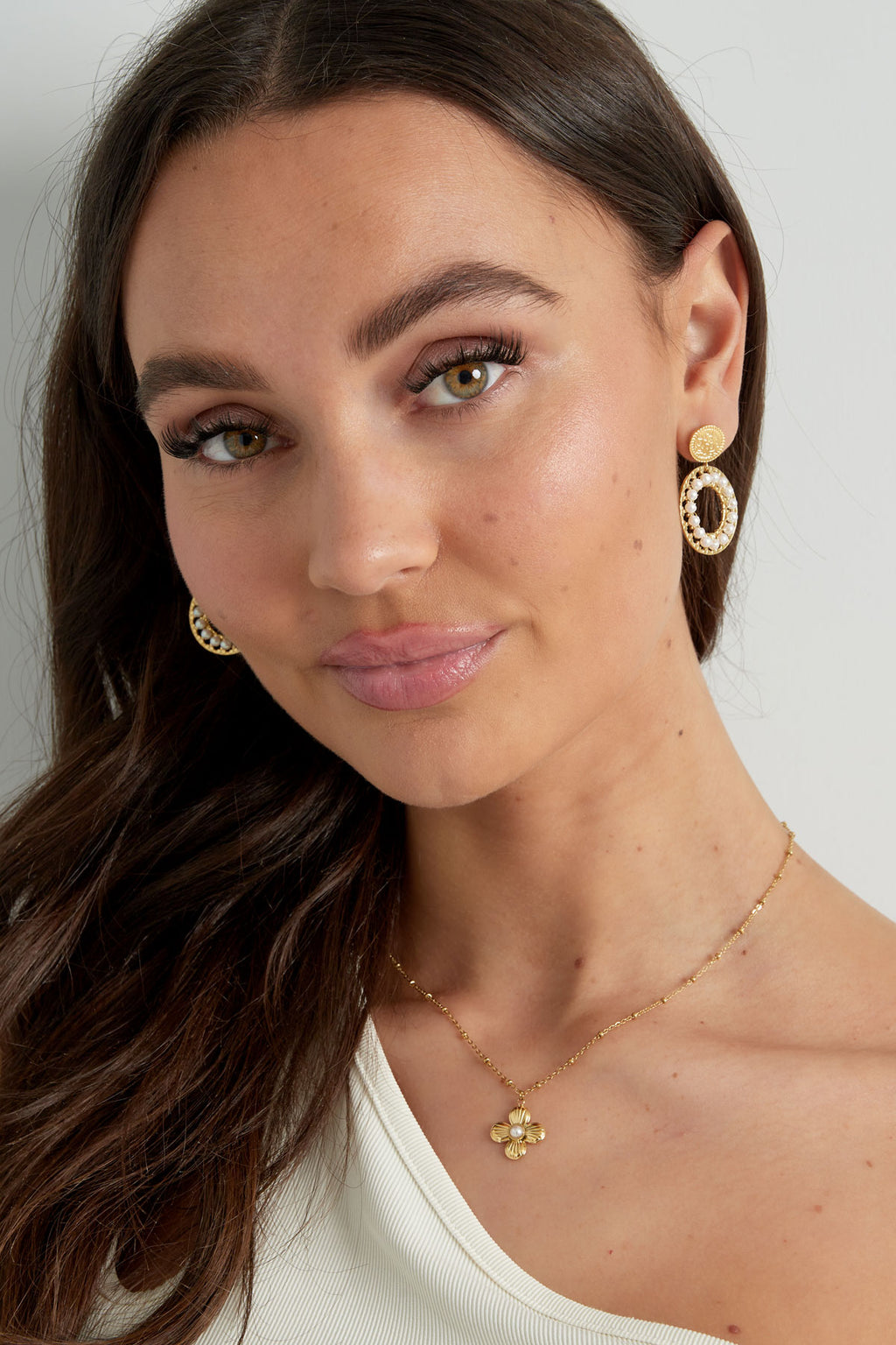Flower necklace with pearl - gold