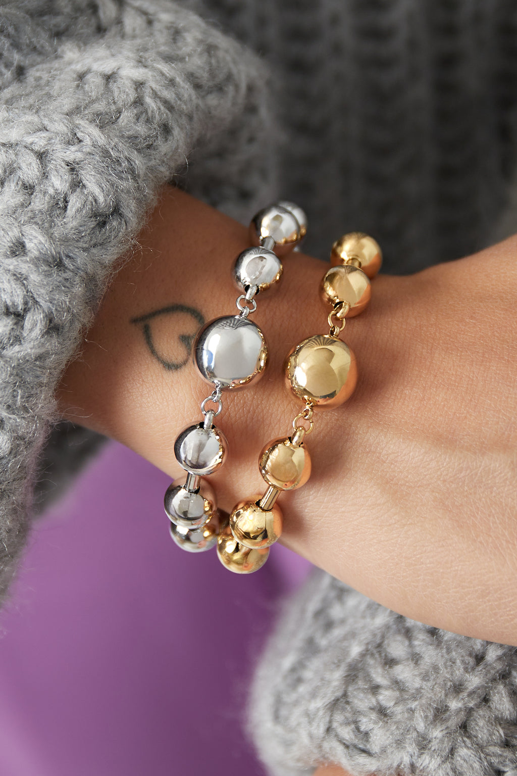 Statement Bead bracelet - gold