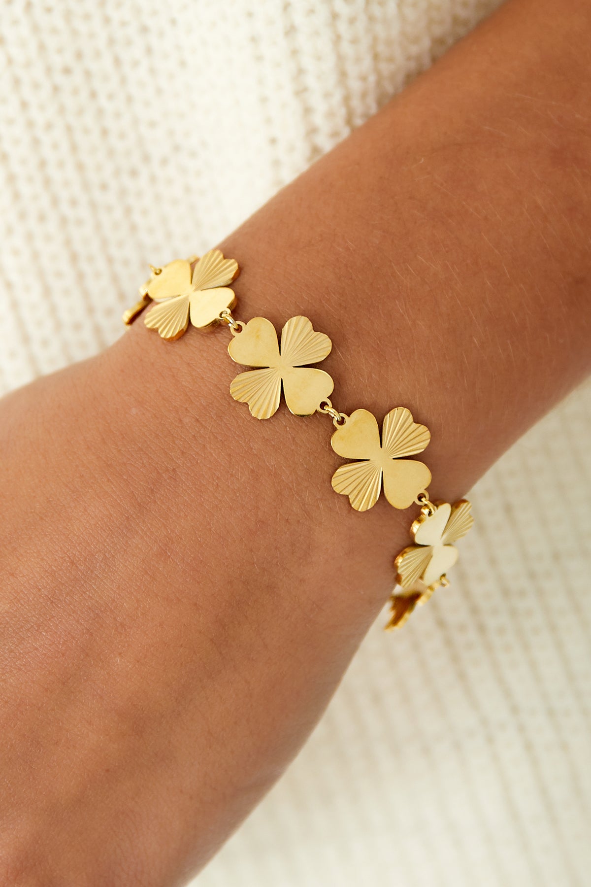 Bold blooms bracelet - gold