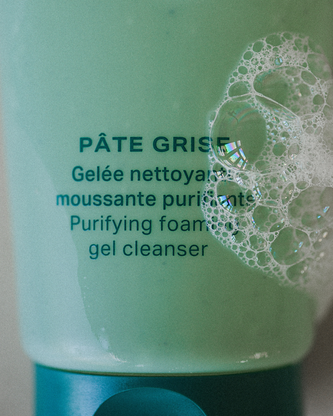 RITUEL DÉMAQUILLANT PÂTE GRISE