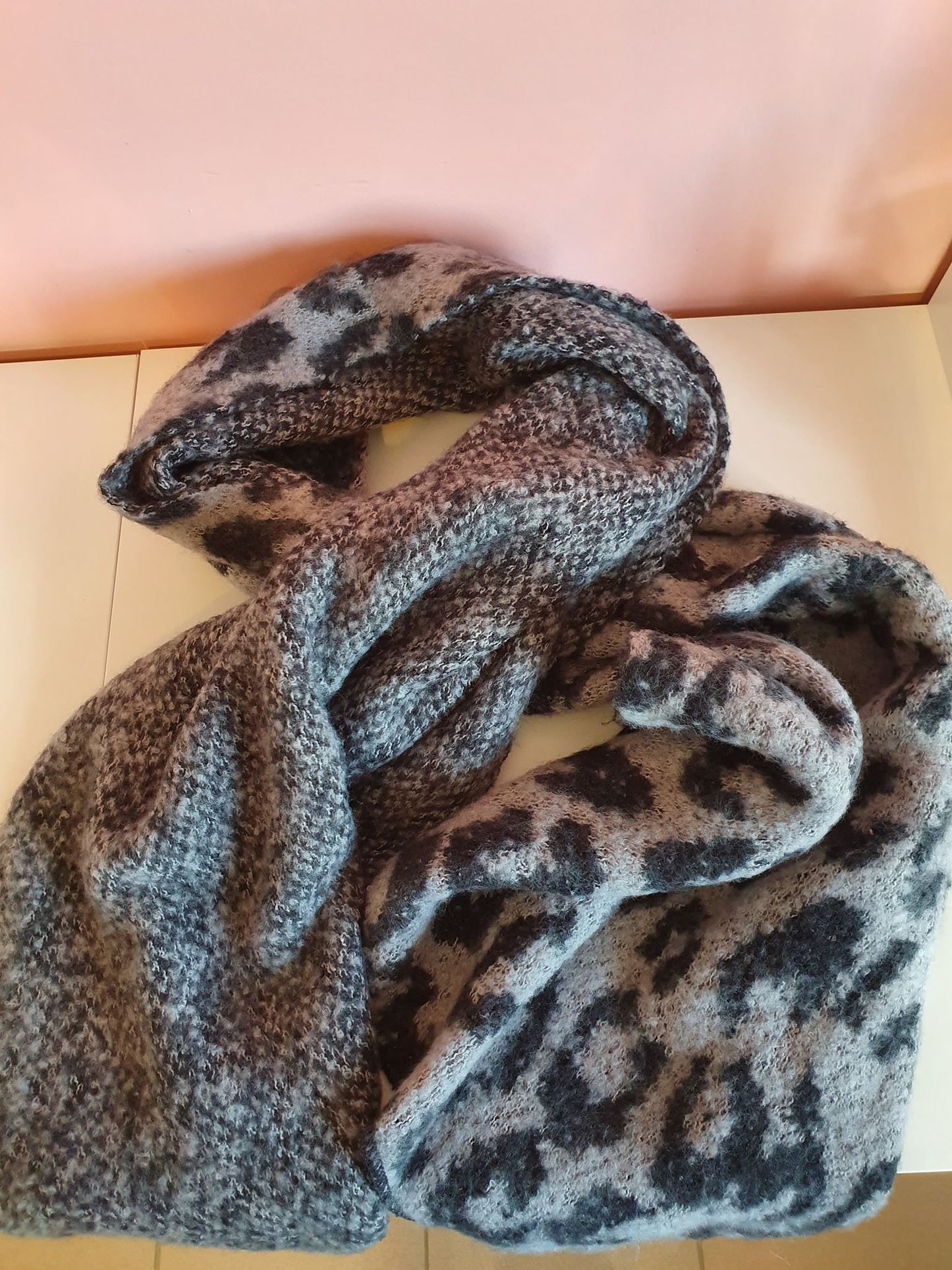 Sjaal - Leopard / grey